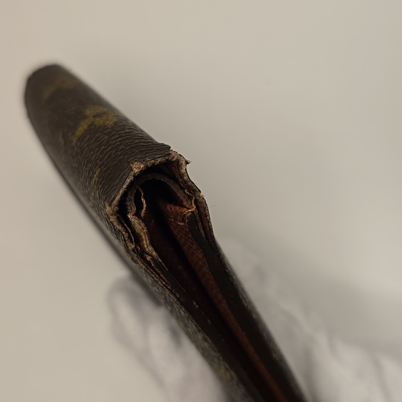 LV MONO BIFOLD WALLET (EDGE WEAR) - Picture 10 of 15